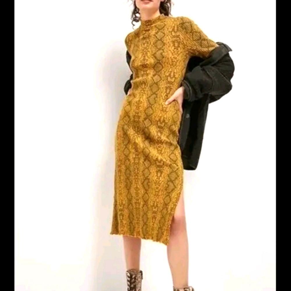 t.la Anthropologie Sasha ribbed long sleeve mock neck dress Size Small Petite